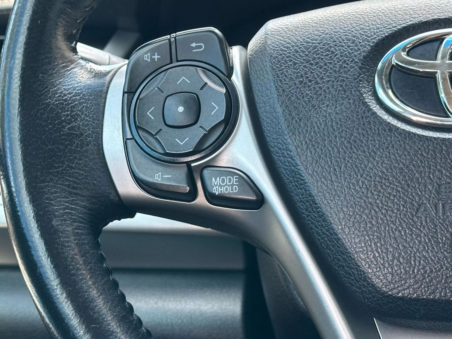 2014 Toyota Camry - Image 28