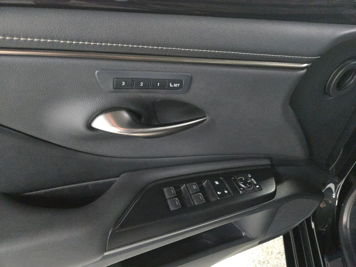 2021 Lexus Es - Image 27