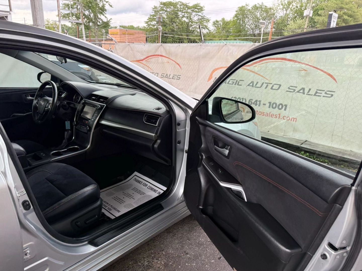 2015 Toyota Camry - Image 24