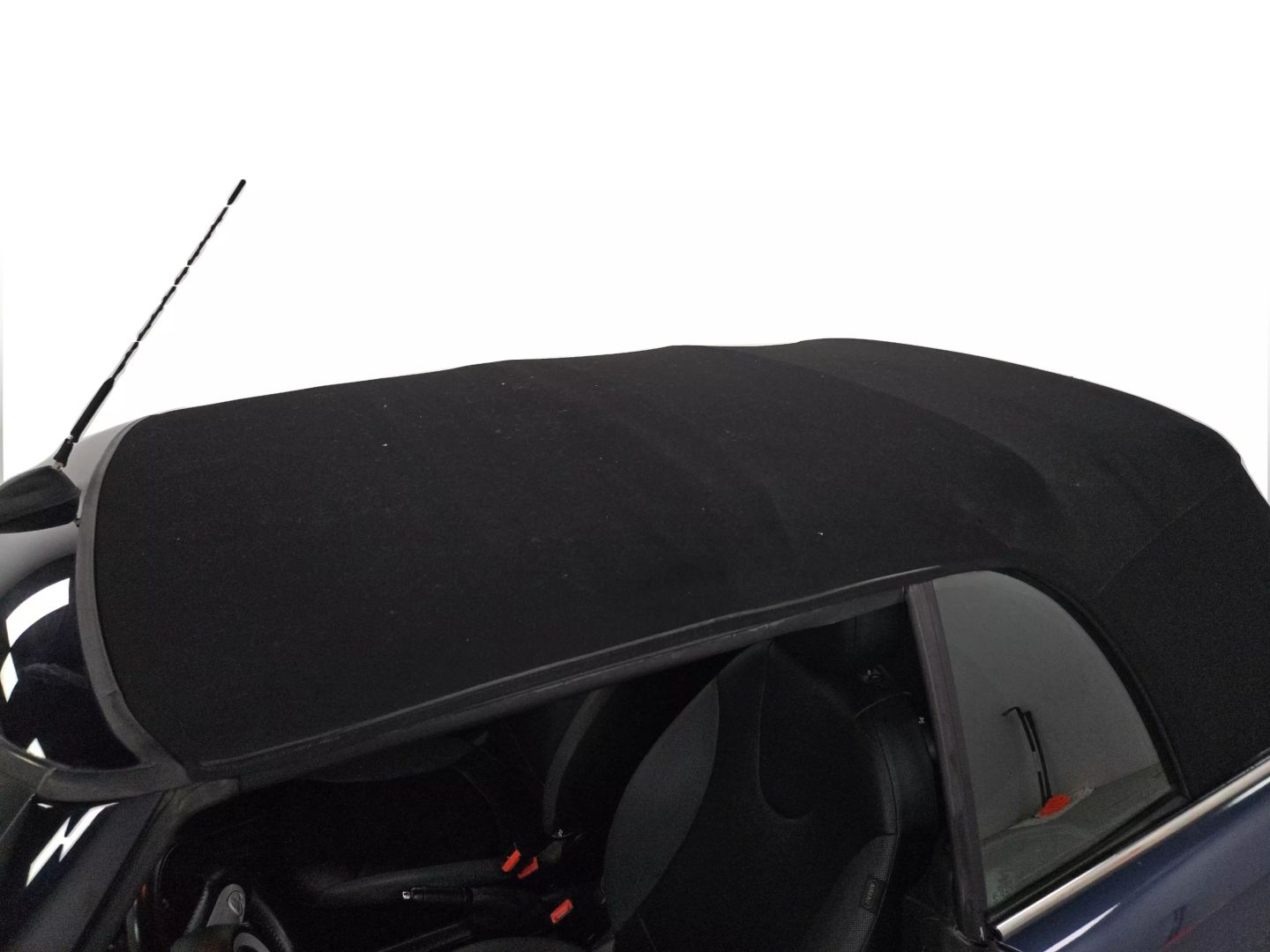2010 Mini Convertible - Image 12