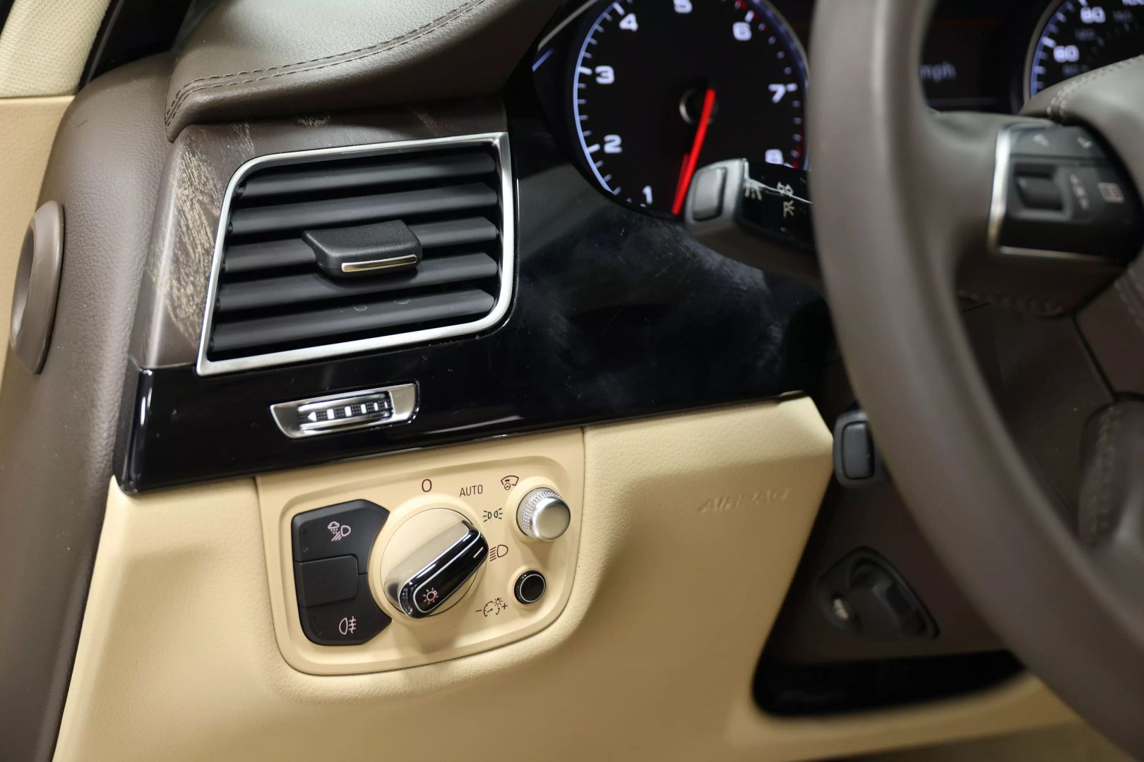 2015 Audi A8 - Image 22