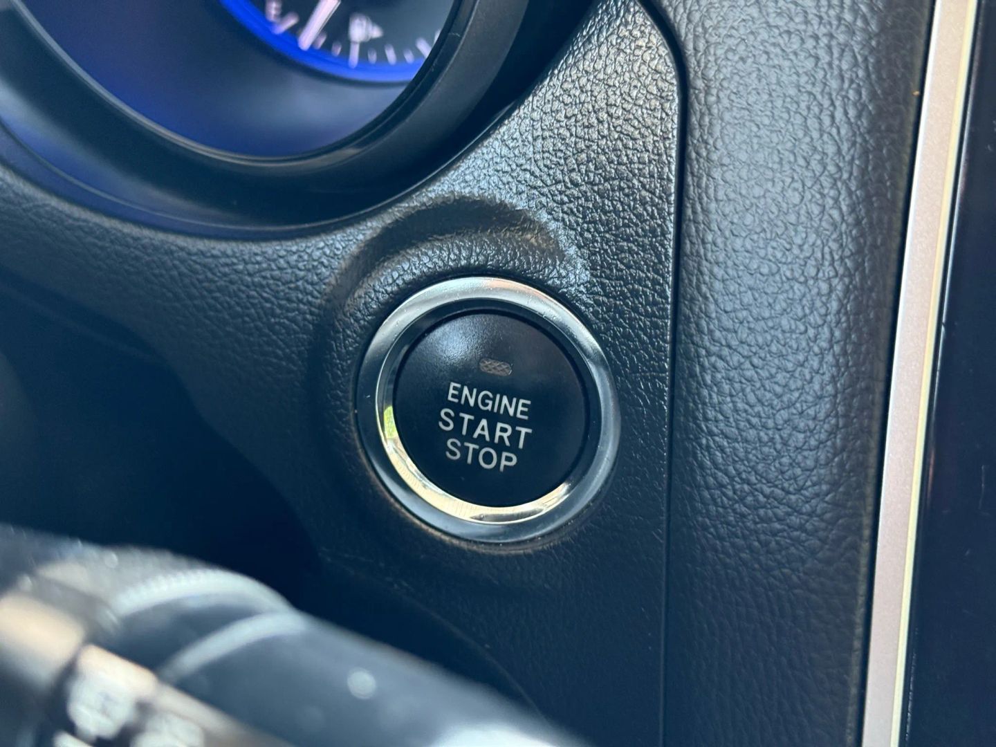 2018 Subaru Outback - Image 32