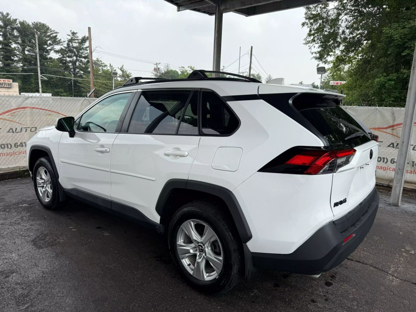 2020 Toyota Rav4 - Image 13