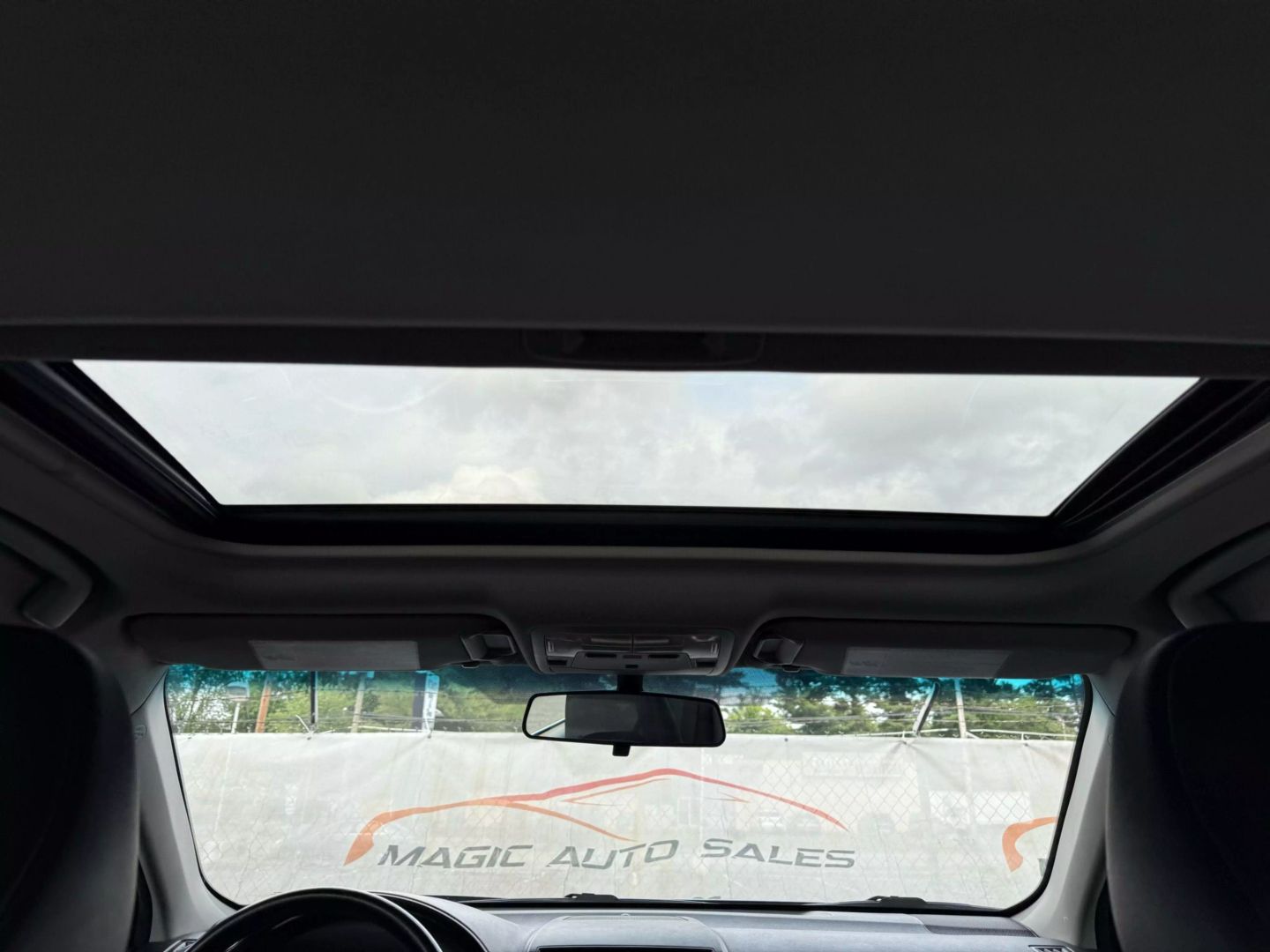 2015 Toyota Camry - Image 36