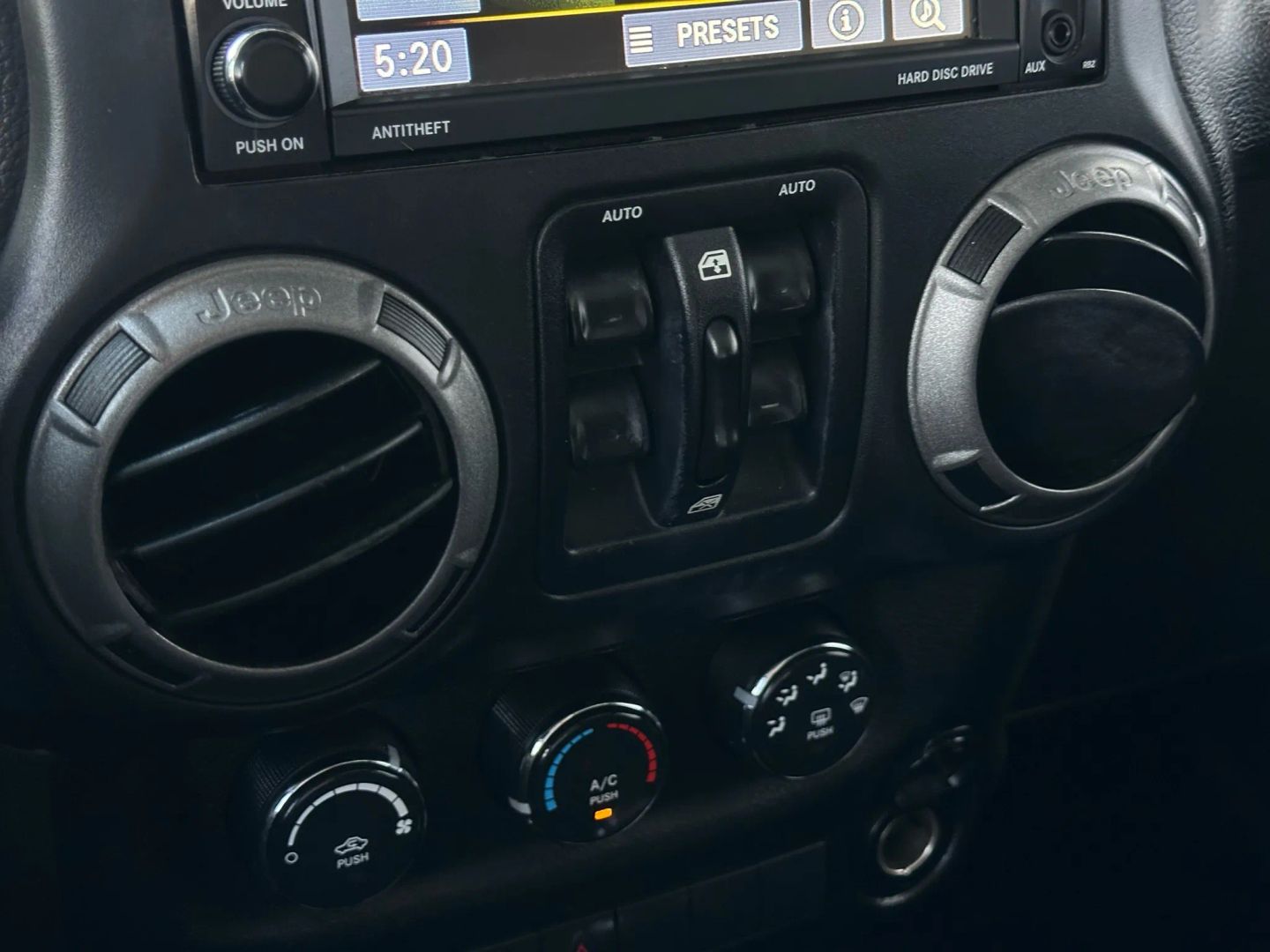 2014 Jeep Wrangler - Image 31
