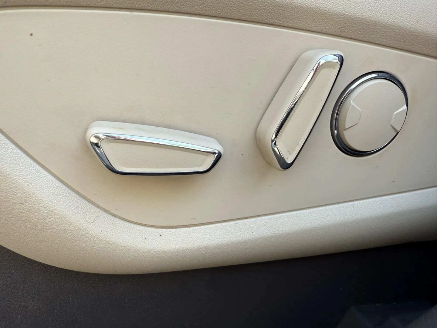 2016 Lincoln Mkx - Image 21