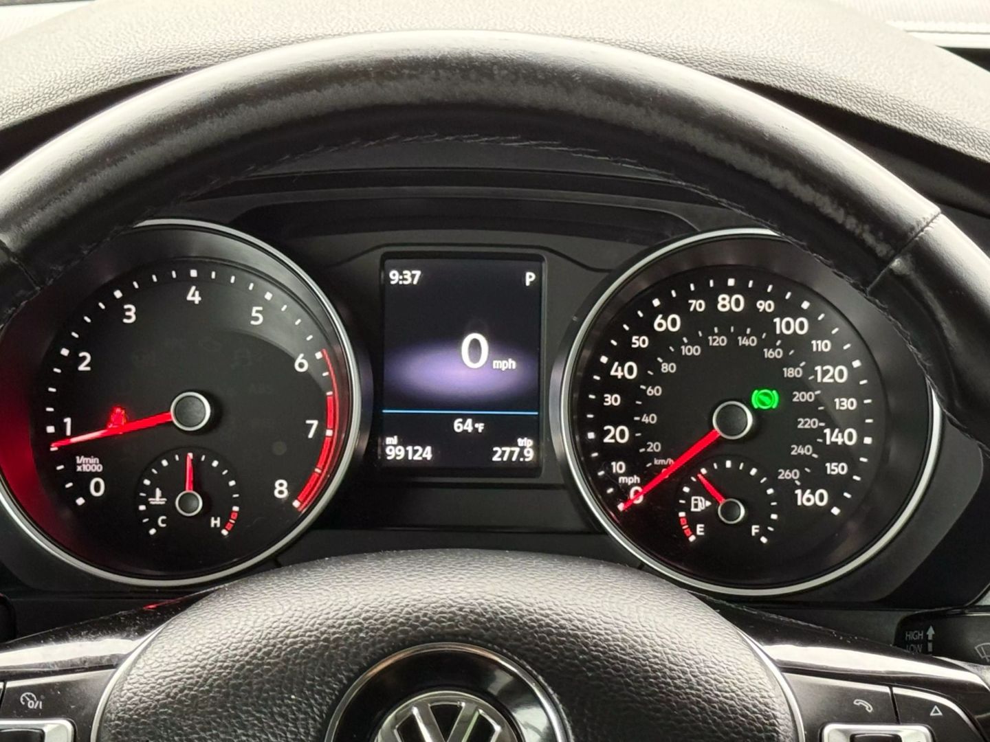 2018 Volkswagen Tiguan - Image 36