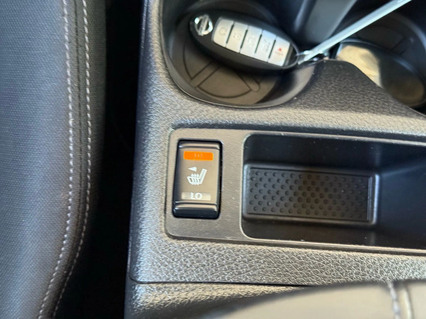 2017 Nissan Rogue - Image 30