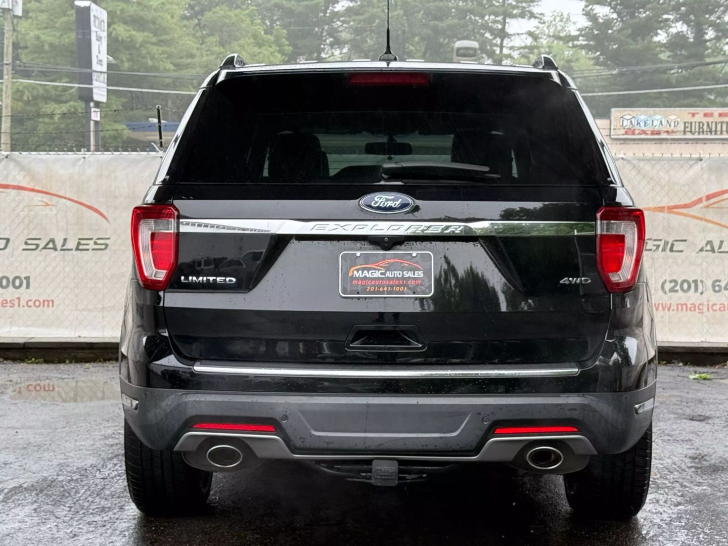 2018 Ford Explorer - Image 10