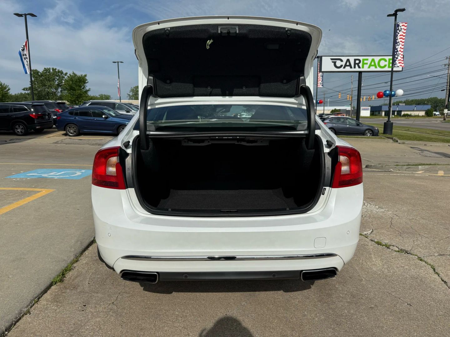 2016 Volvo S60 - Image 12