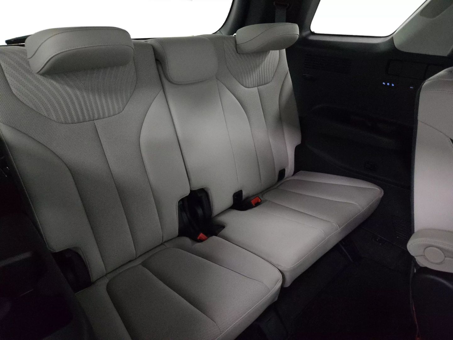 2025 Hyundai Palisade - Image 31