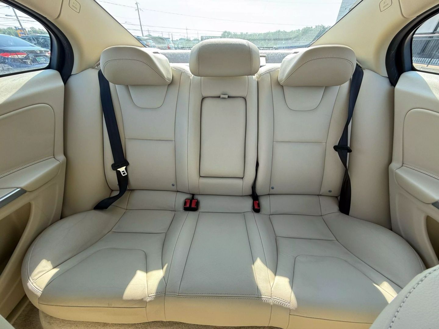2015 Volvo S60 - Image 45