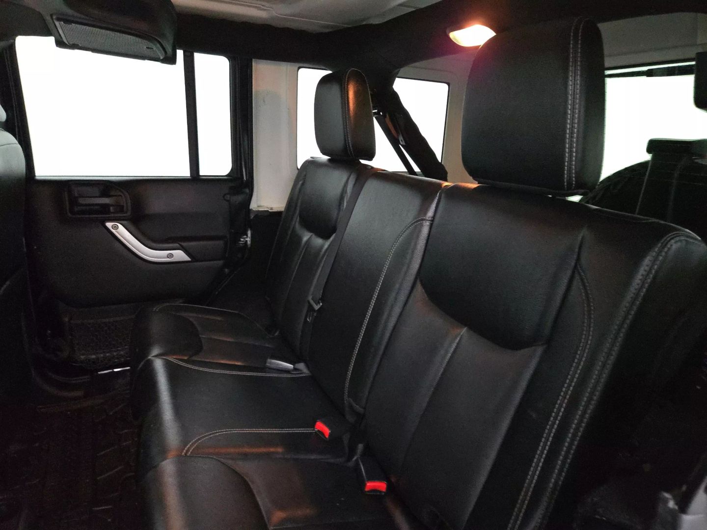 2016 Jeep Wrangler - Image 14