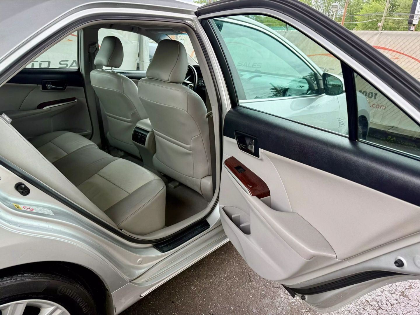 2012 Toyota Camry - Image 21