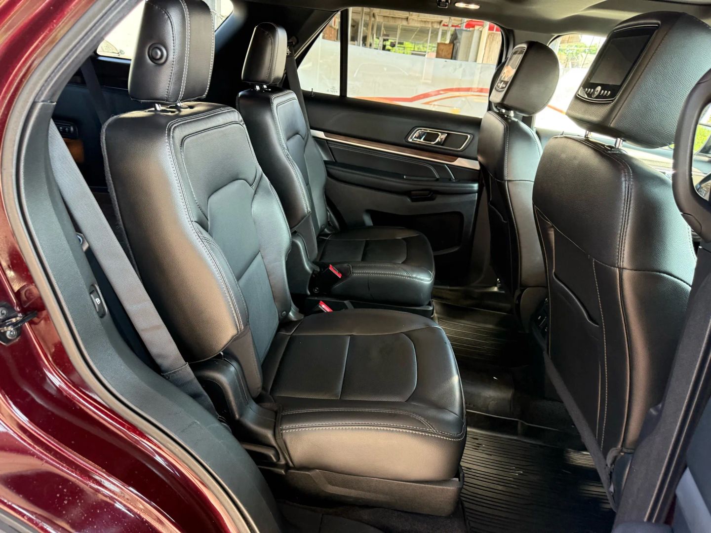 2018 Ford Explorer - Image 26