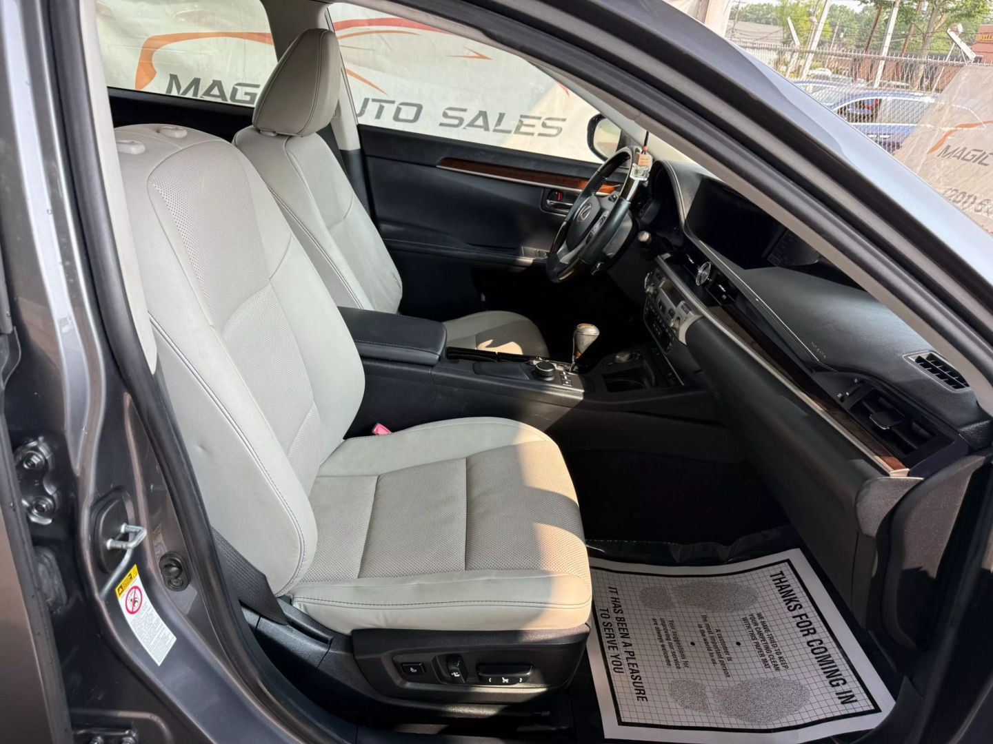 2014 Lexus Es - Image 25