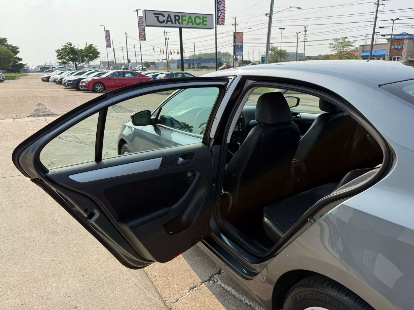 2013 Volkswagen Jetta - Image 18