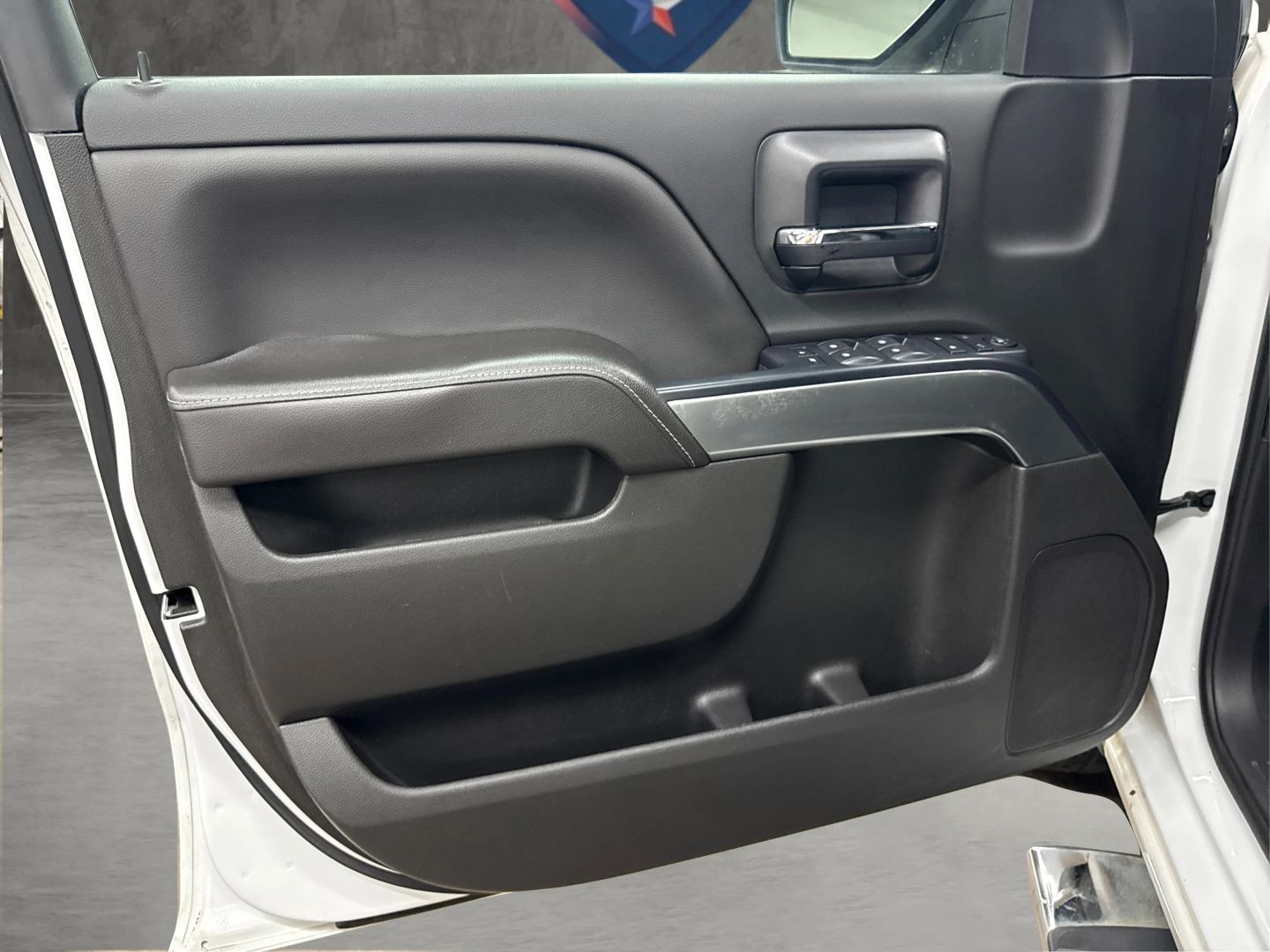 2017 Chevrolet Silverado 1500 Crew Cab - Image 33