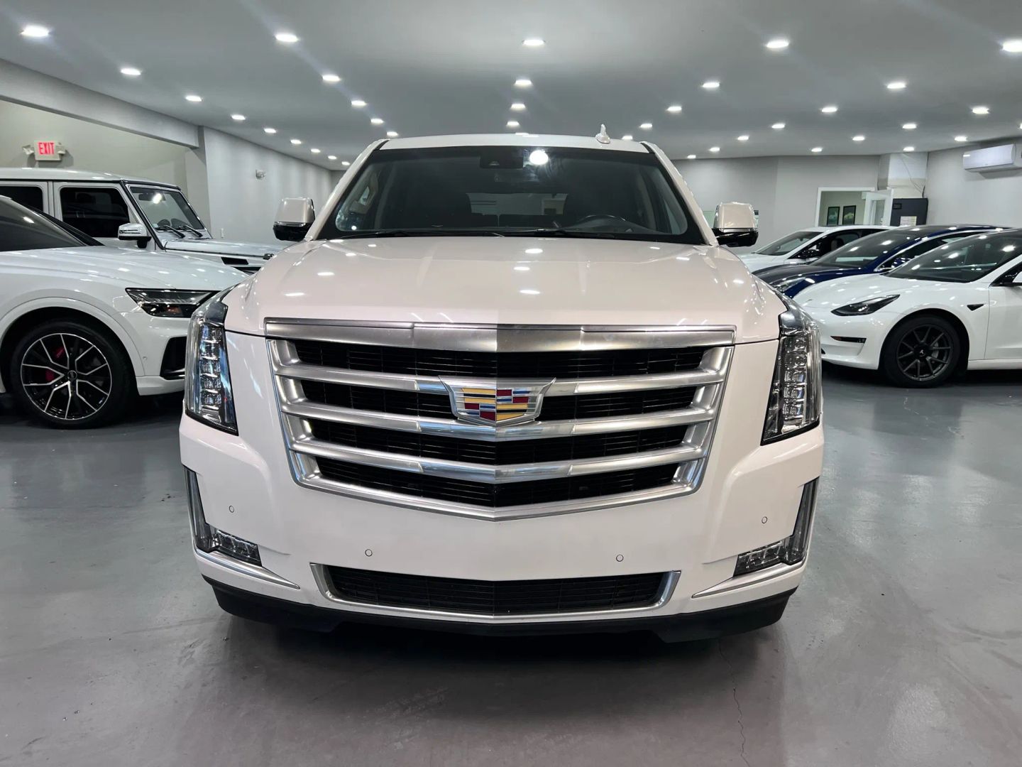 2019 Cadillac Escalade Luxury Sport Utility 4d - Image 2