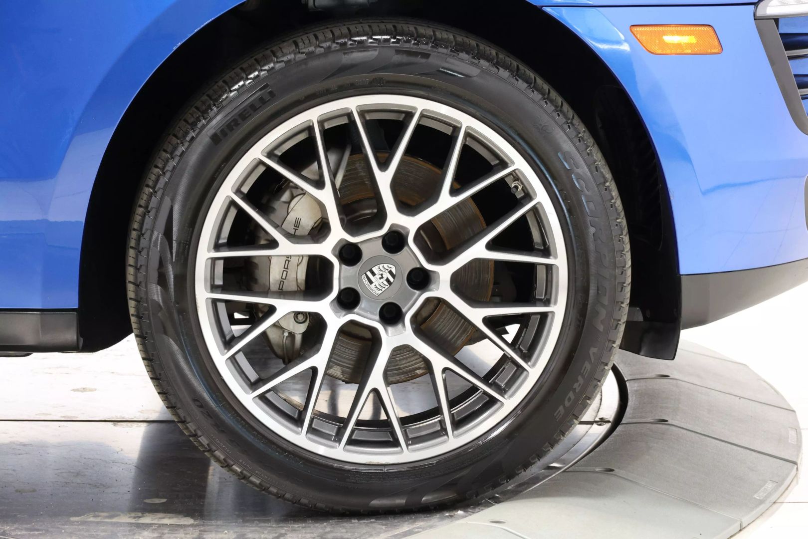 2017 Porsche Macan - Image 106