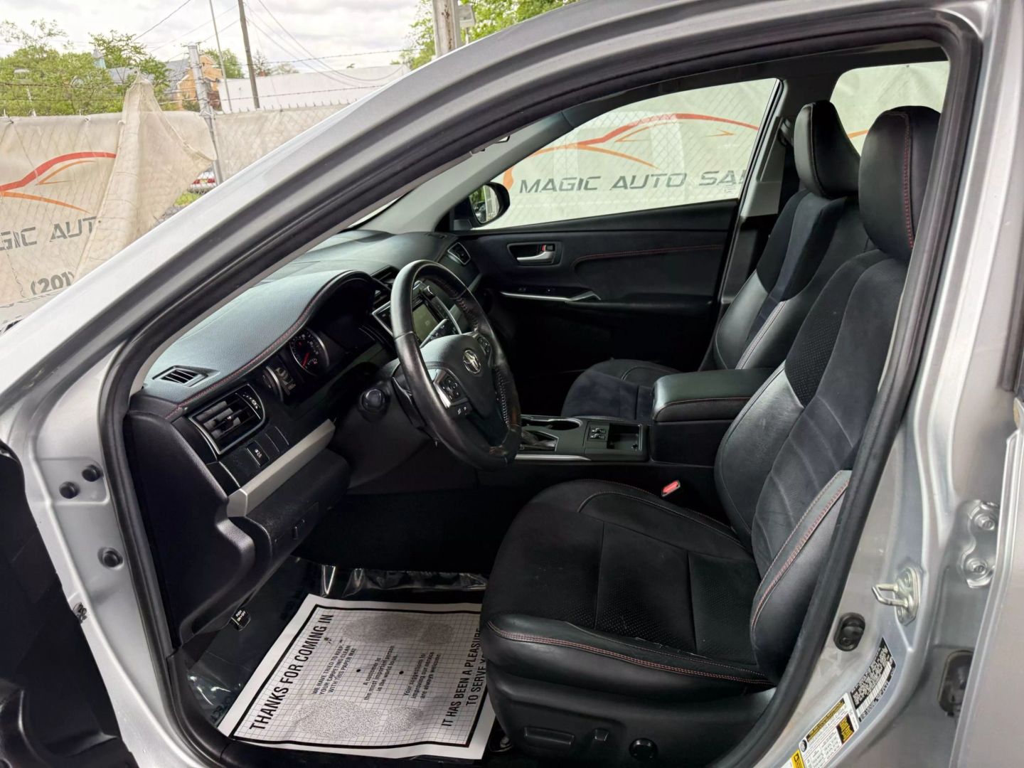 2015 Toyota Camry - Image 15