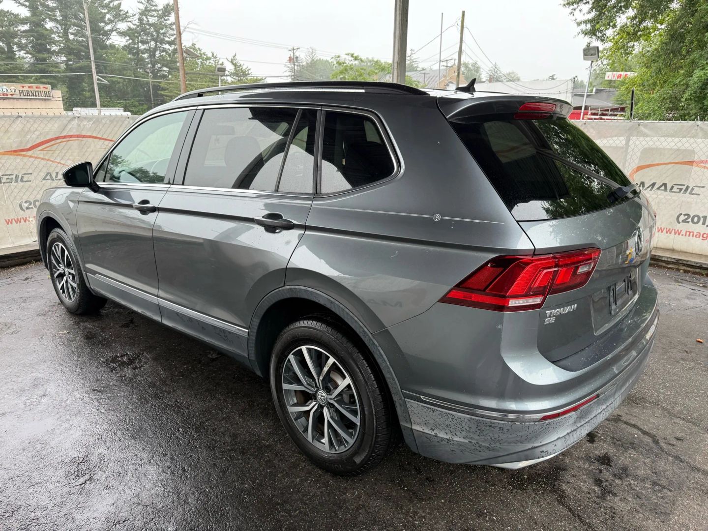 2018 Volkswagen Tiguan - Image 13