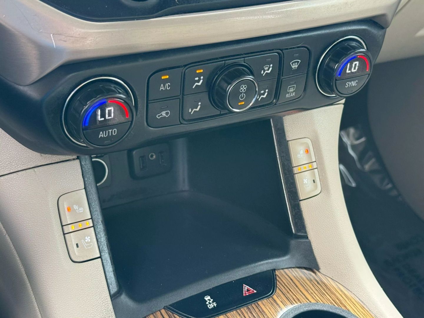 2017 Gmc Acadia - Image 43
