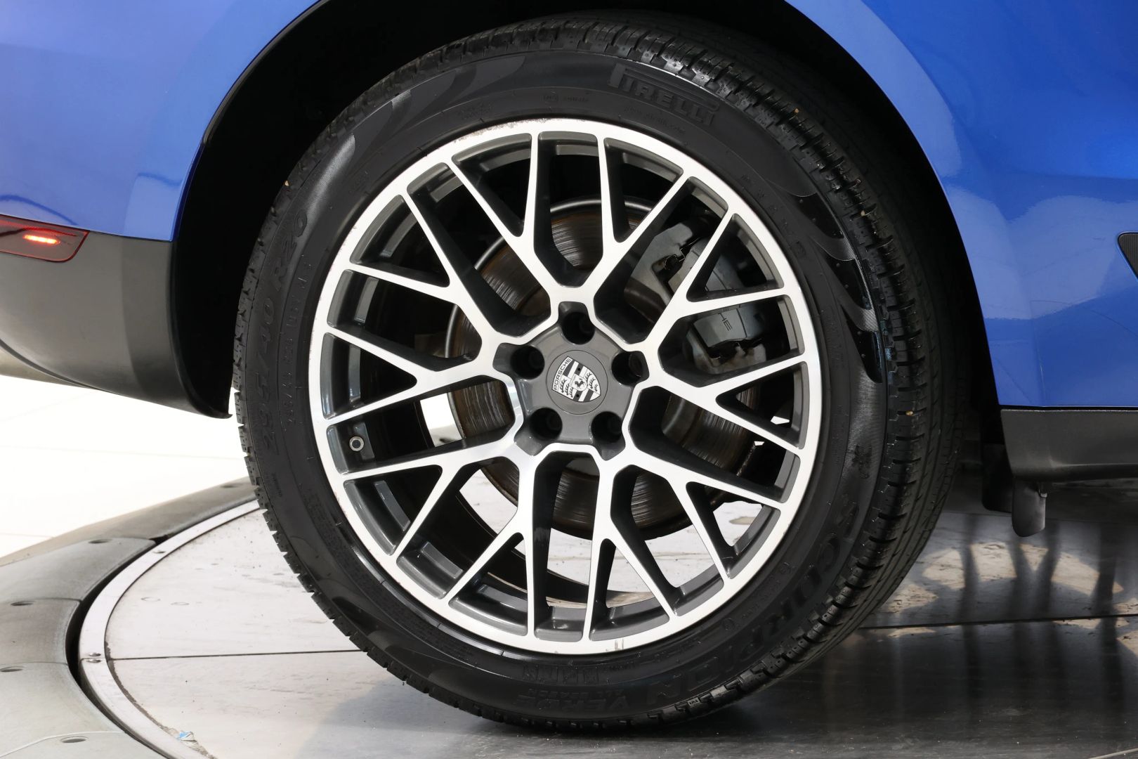 2017 Porsche Macan - Image 105