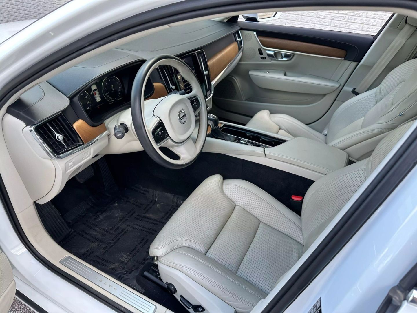 2018 Volvo S90 - Image 13