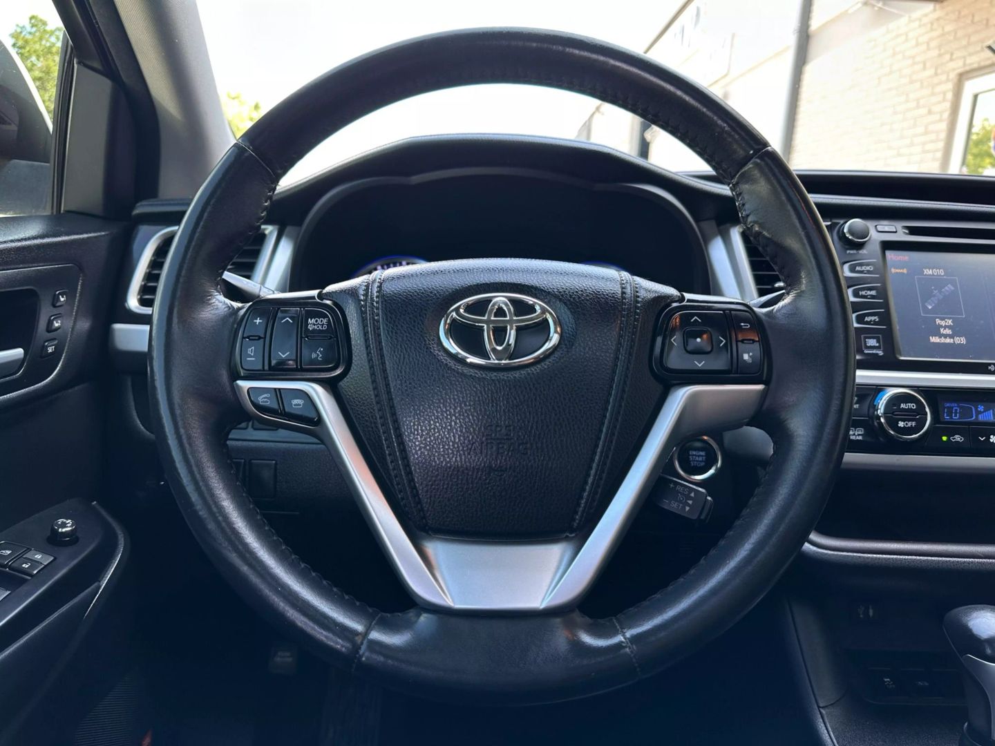2014 Toyota Highlander - Image 30