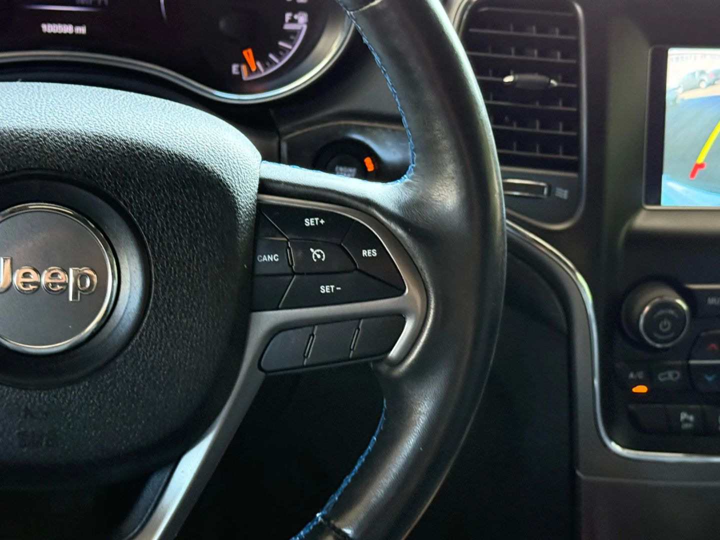 2018 Jeep Grand Cherokee - Image 35