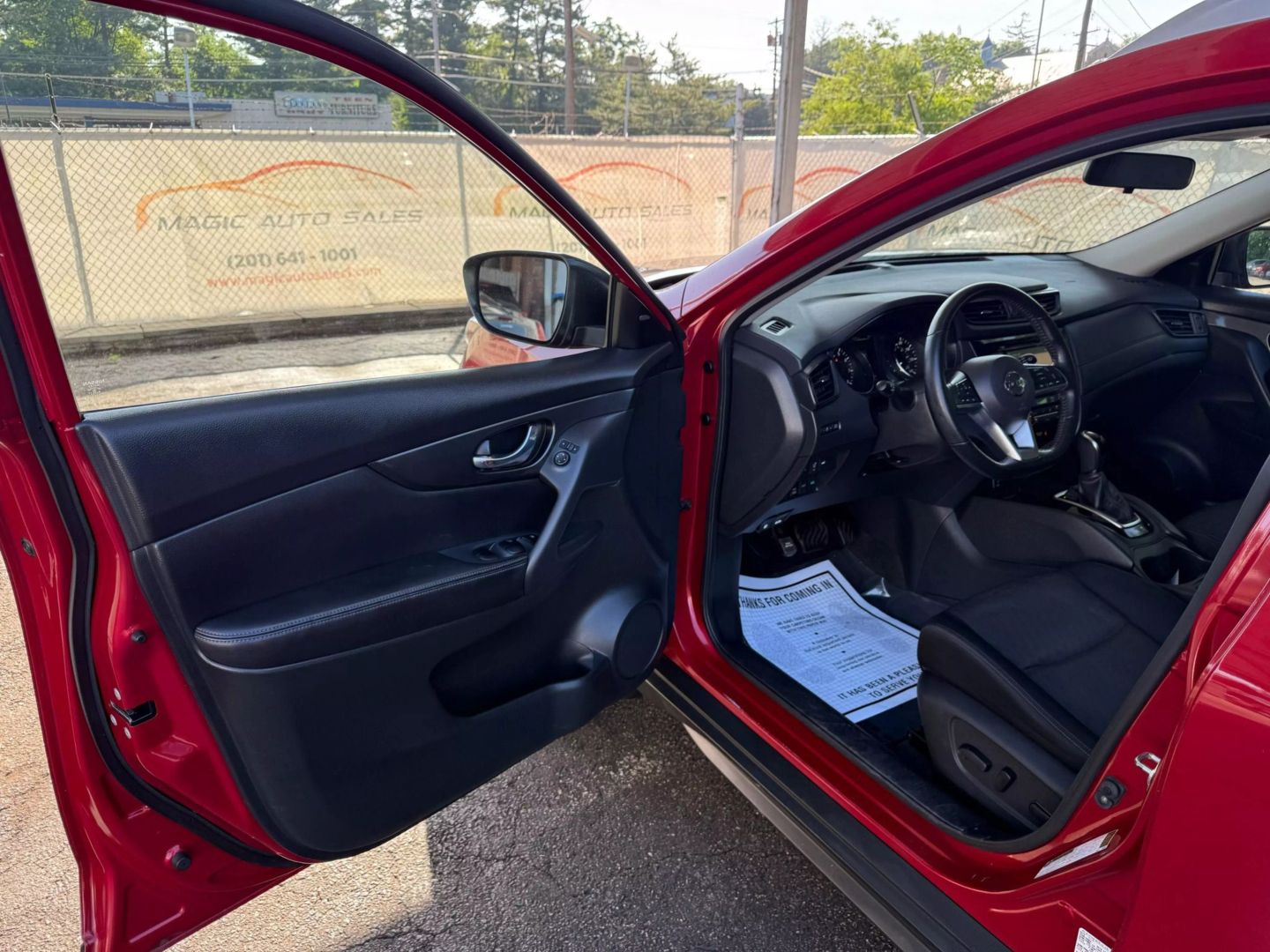 2017 Nissan Rogue - Image 14