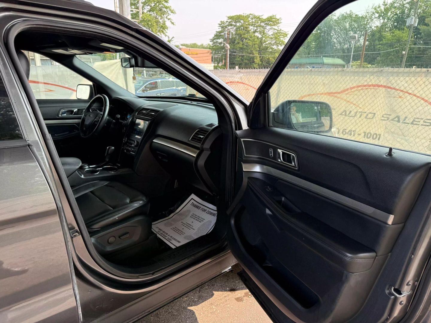 2019 Ford Explorer - Image 24
