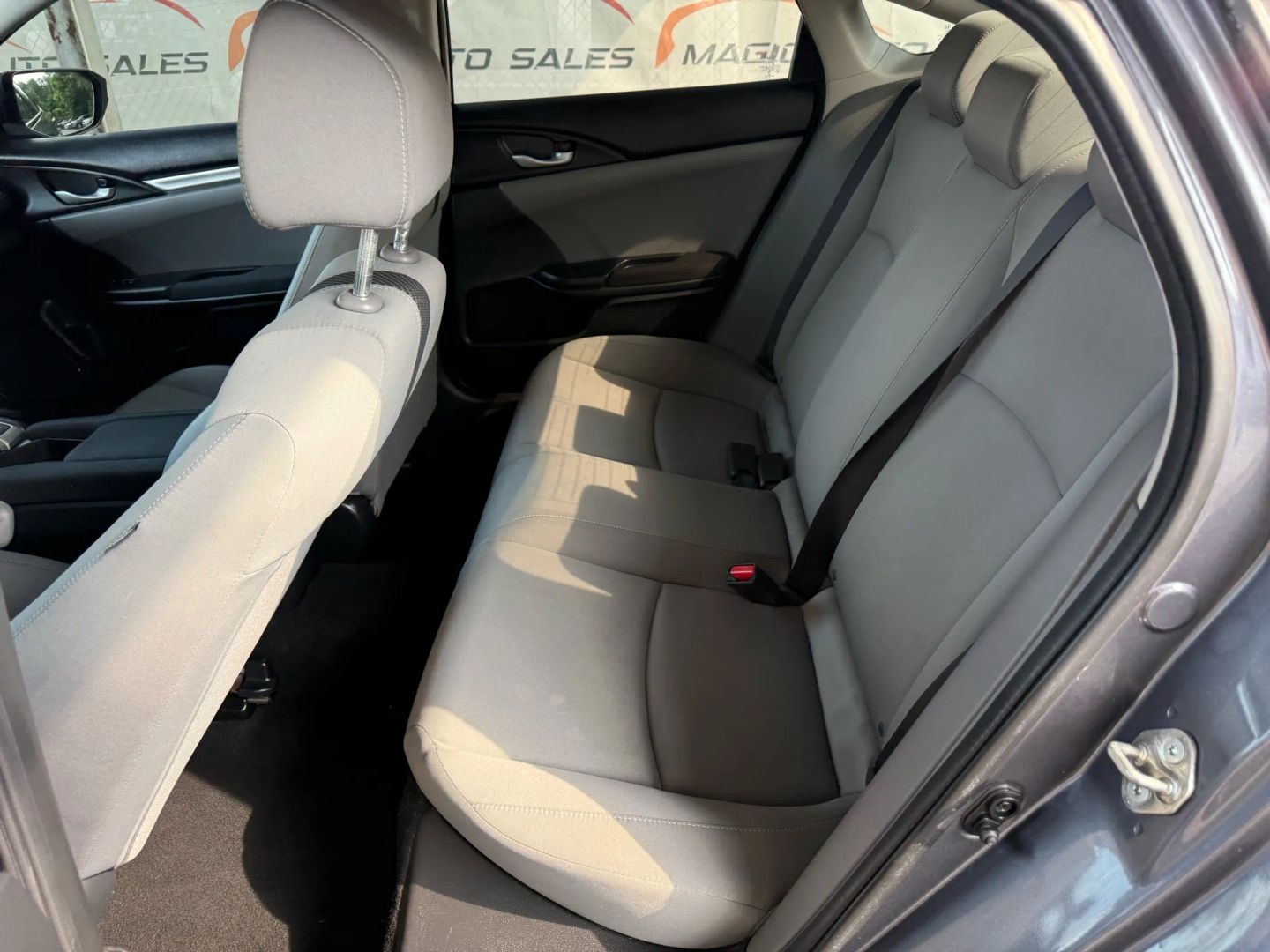 2018 Honda Civic - Image 16