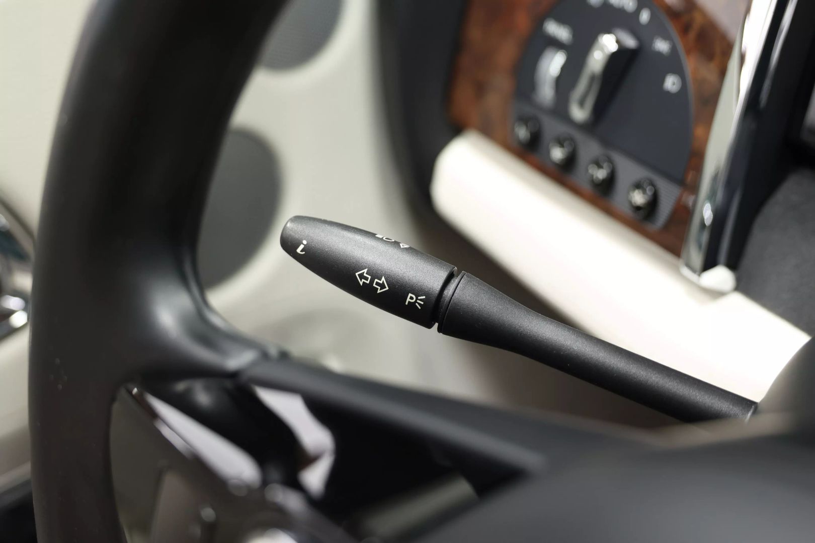 2012 Rolls-royce Ghost - Image 23