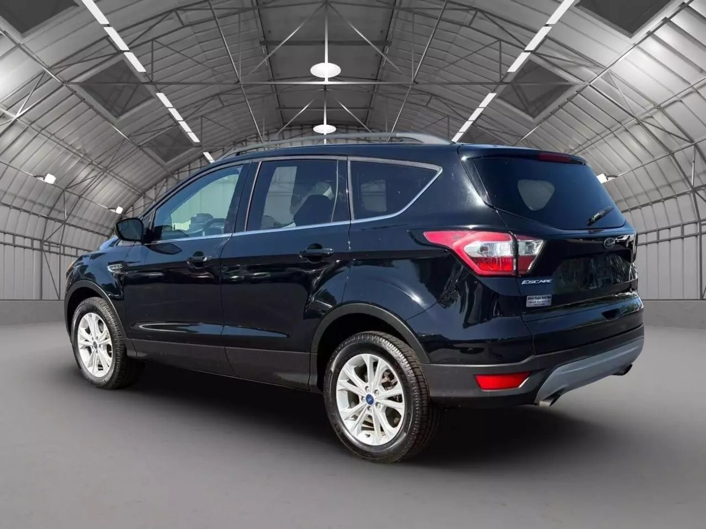 Used 2018 Ford Escape SE with VIN 1FMCU9GD8JUC40806 for sale in Kansas City