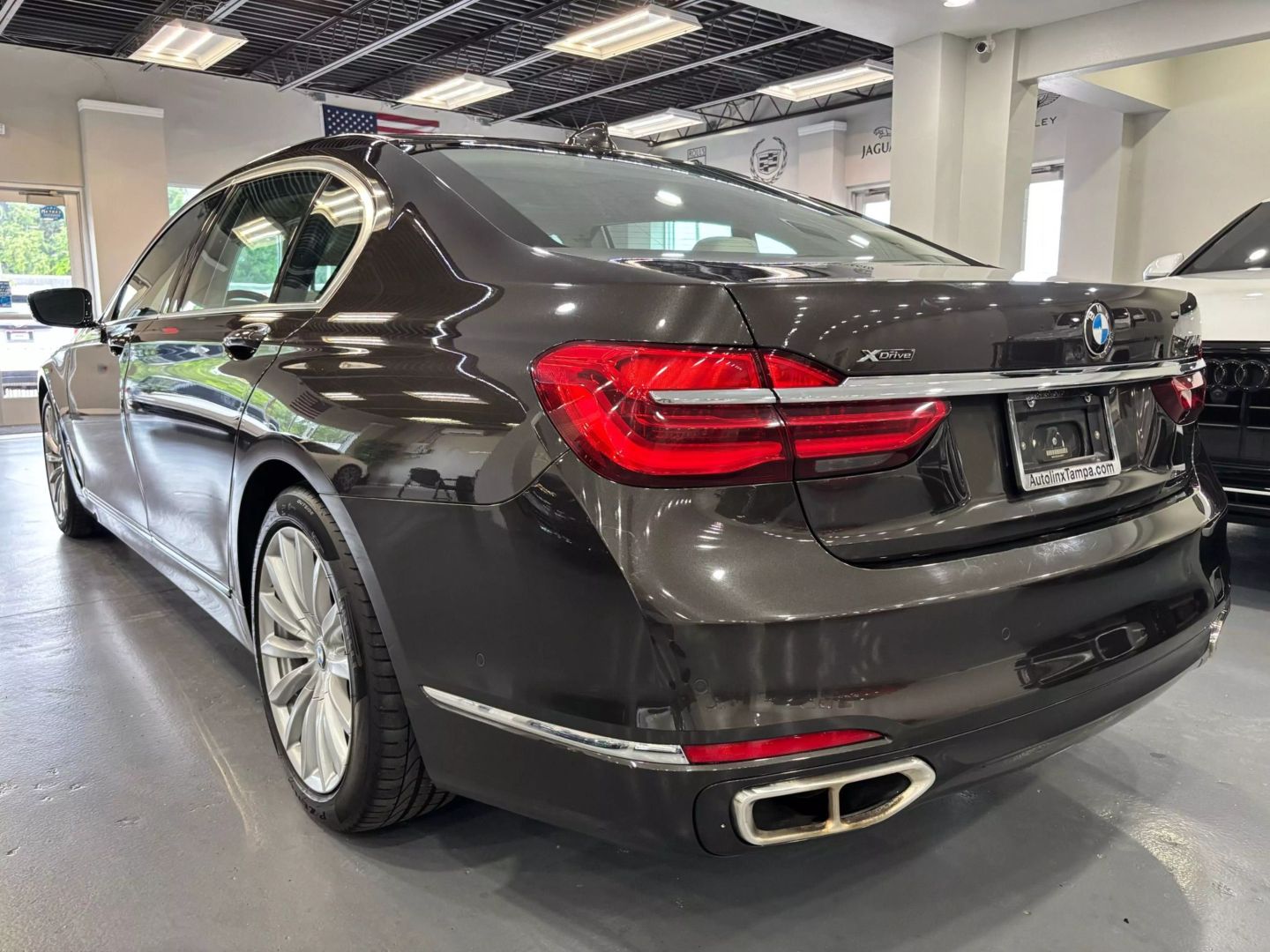 2017 Bmw 7 Series 740i Xdrive Sedan 4d - Image 5
