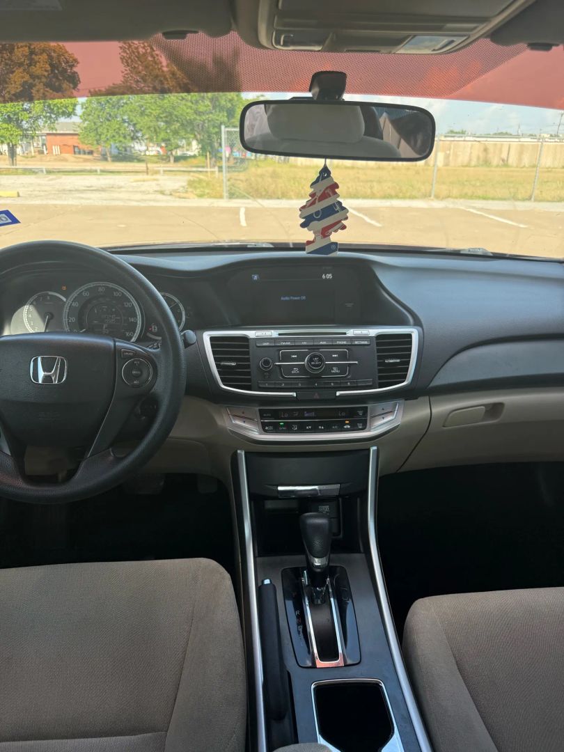 2013 Honda Accord - Image 9