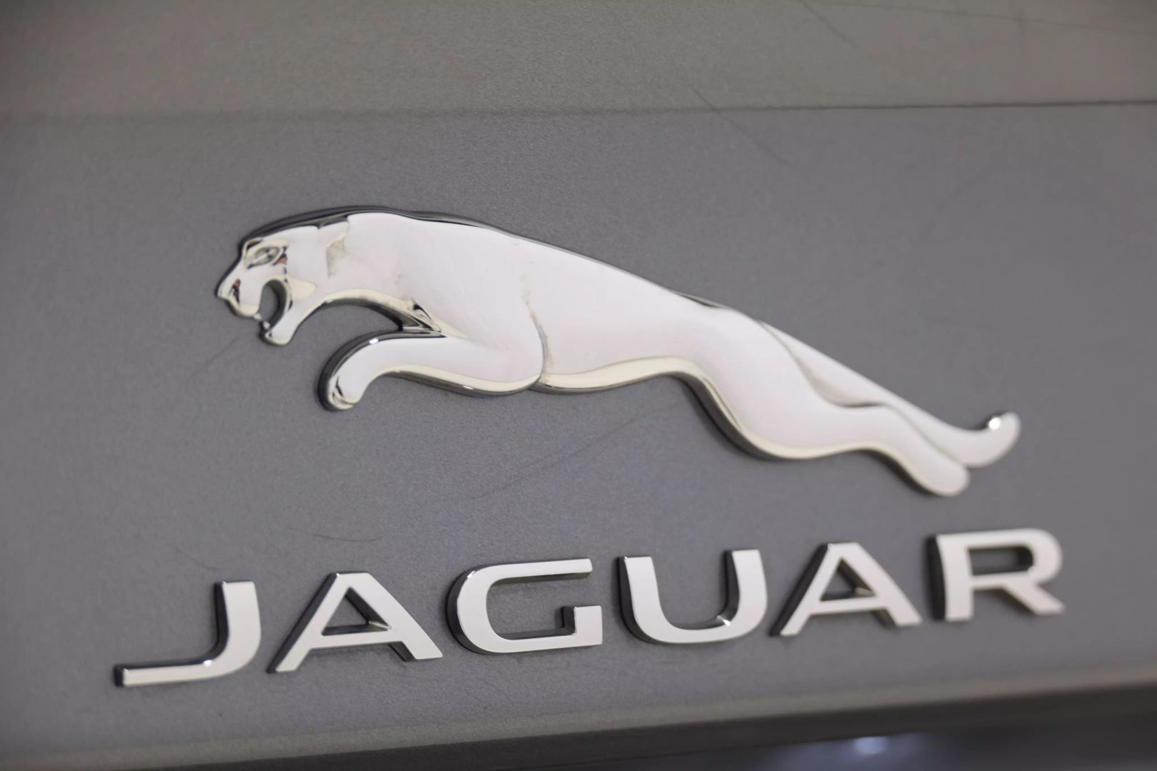 2019 Jaguar Xe - Image 101