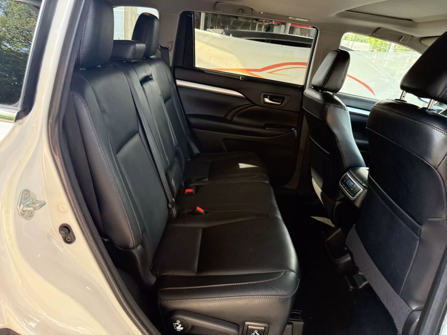 2018 Toyota Highlander - Image 24