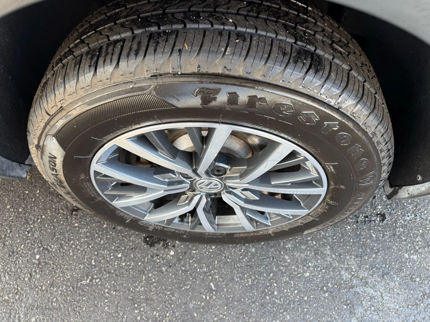 2019 Volkswagen Tiguan - Image 40