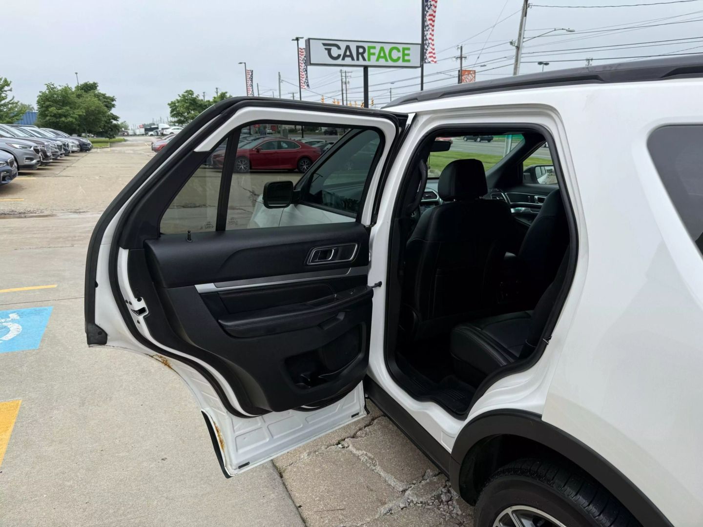 2017 Ford Explorer - Image 21