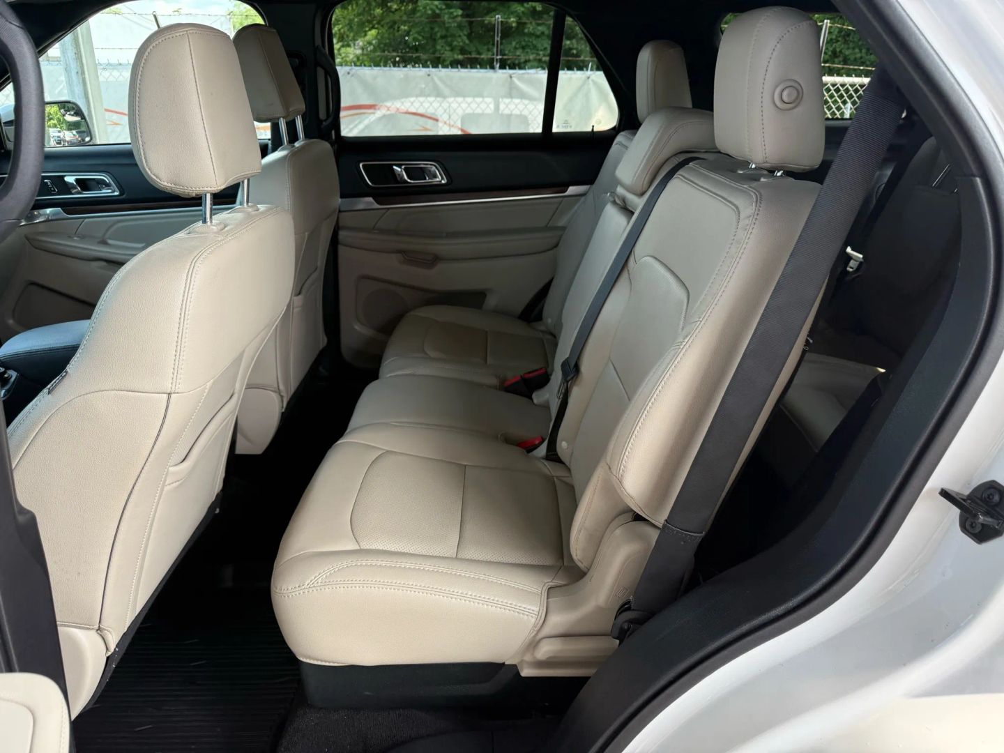 2018 Ford Explorer - Image 18