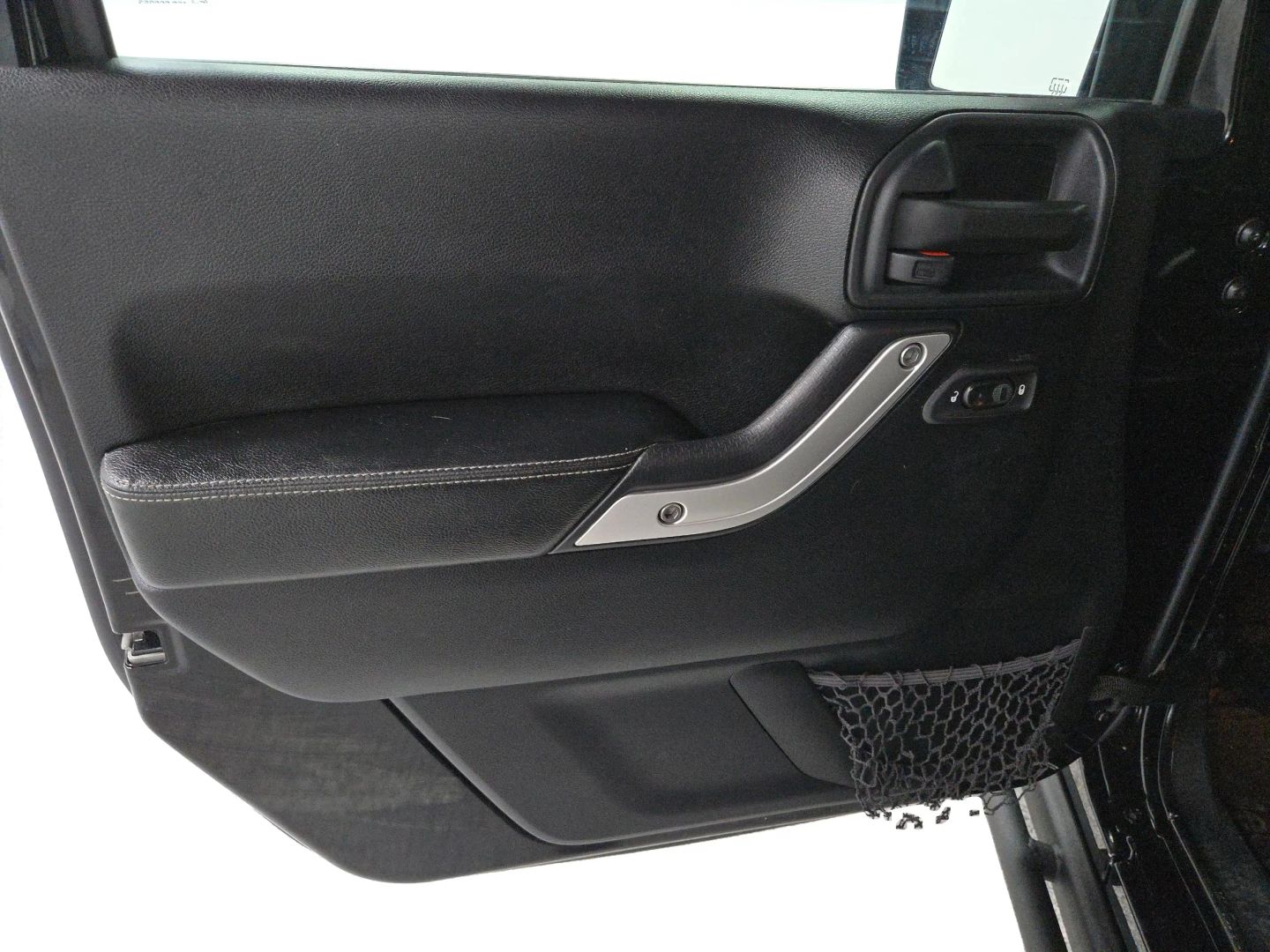 2016 Jeep Wrangler - Image 20