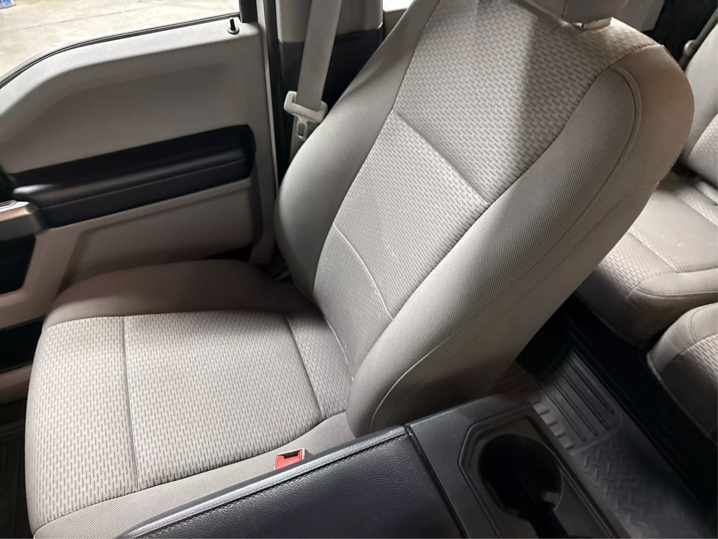 2017 Ford F250 Super Duty Crew Cab - Image 28