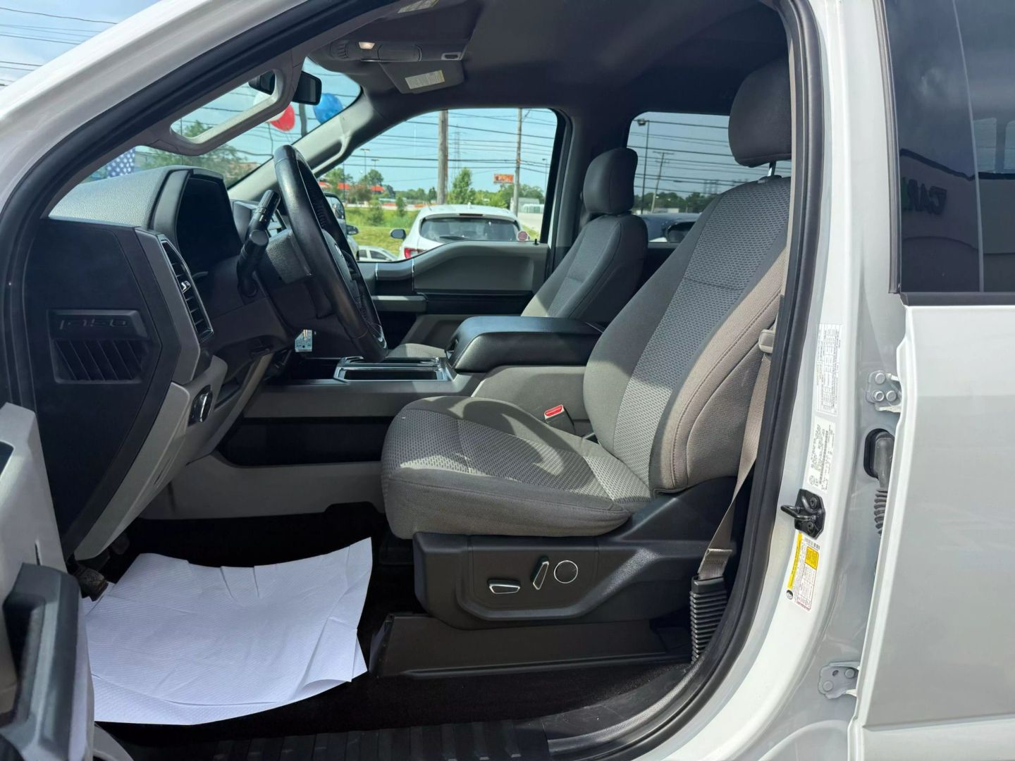 2017 Ford F150 Supercrew Cab - Image 17