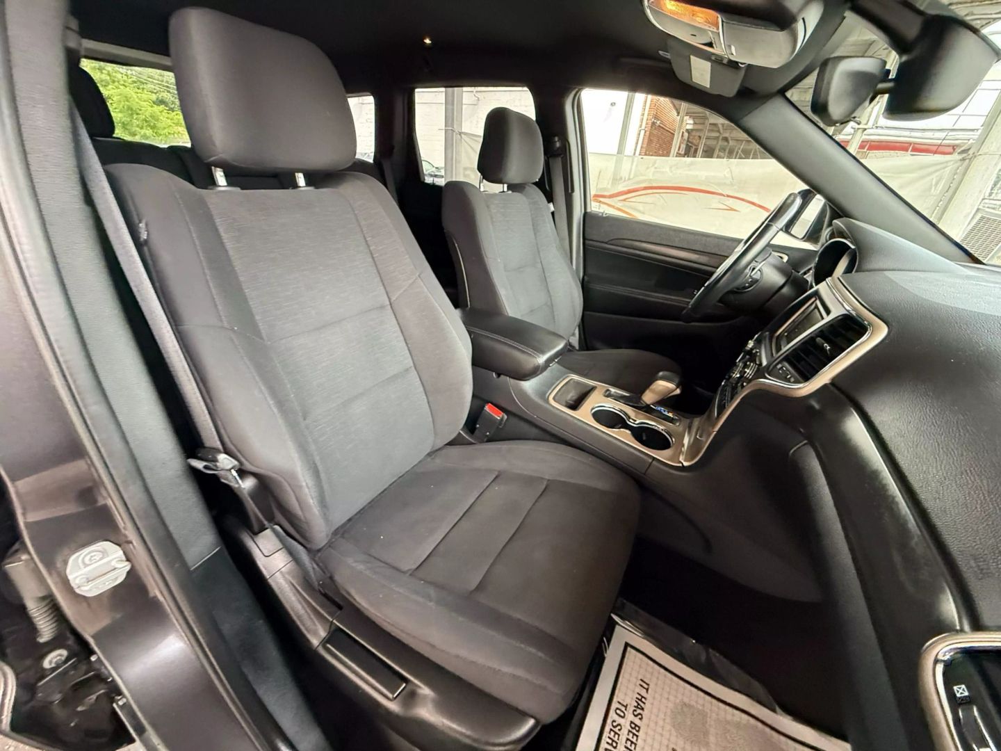 2017 Jeep Grand Cherokee - Image 26