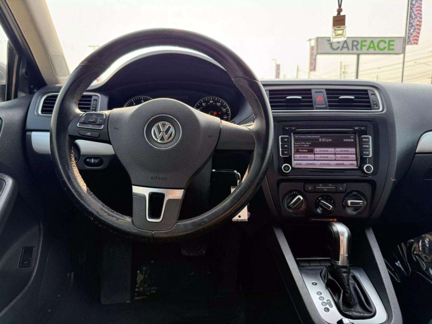 2013 Volkswagen Jetta - Image 28