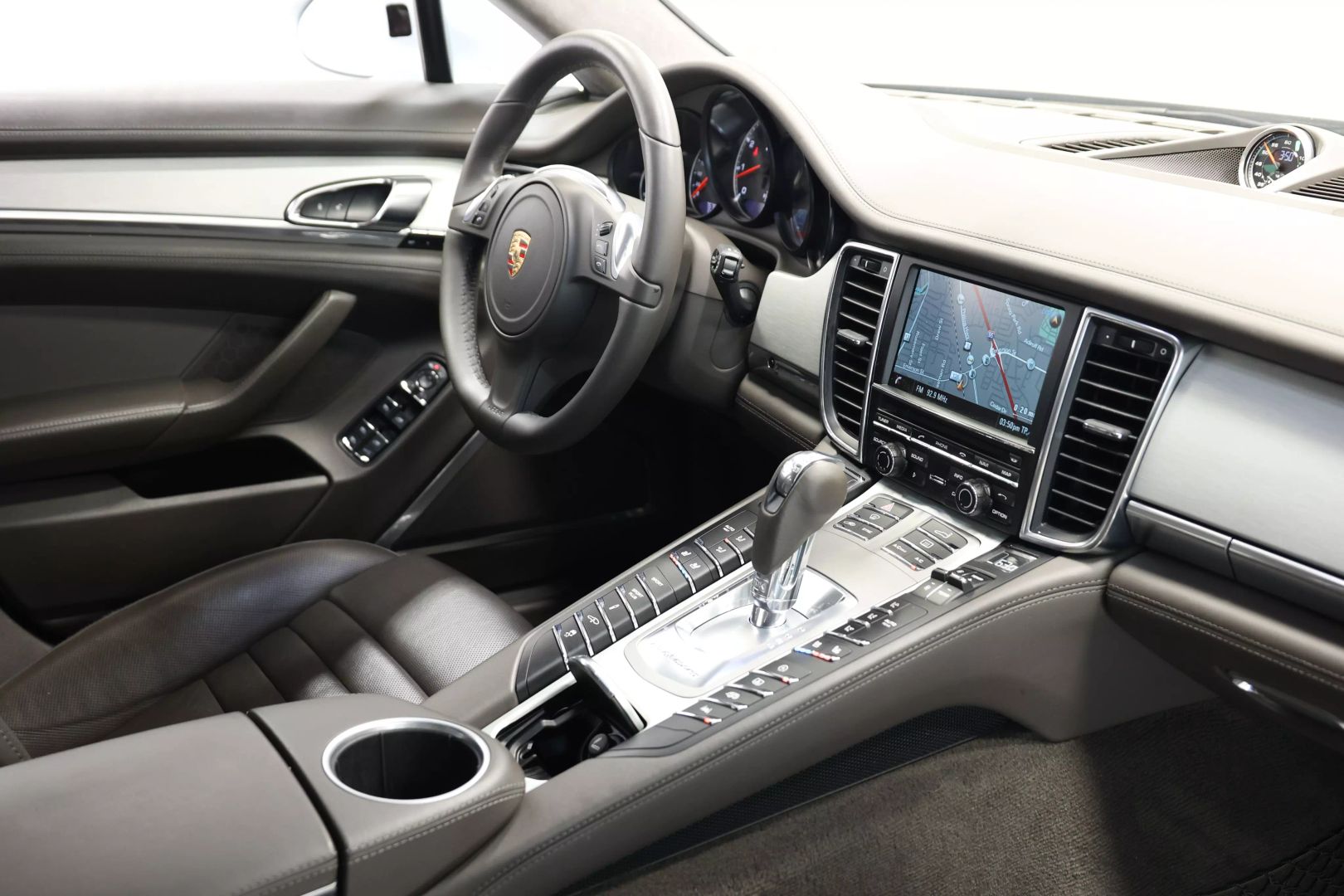 2014 Porsche Panamera - Image 112