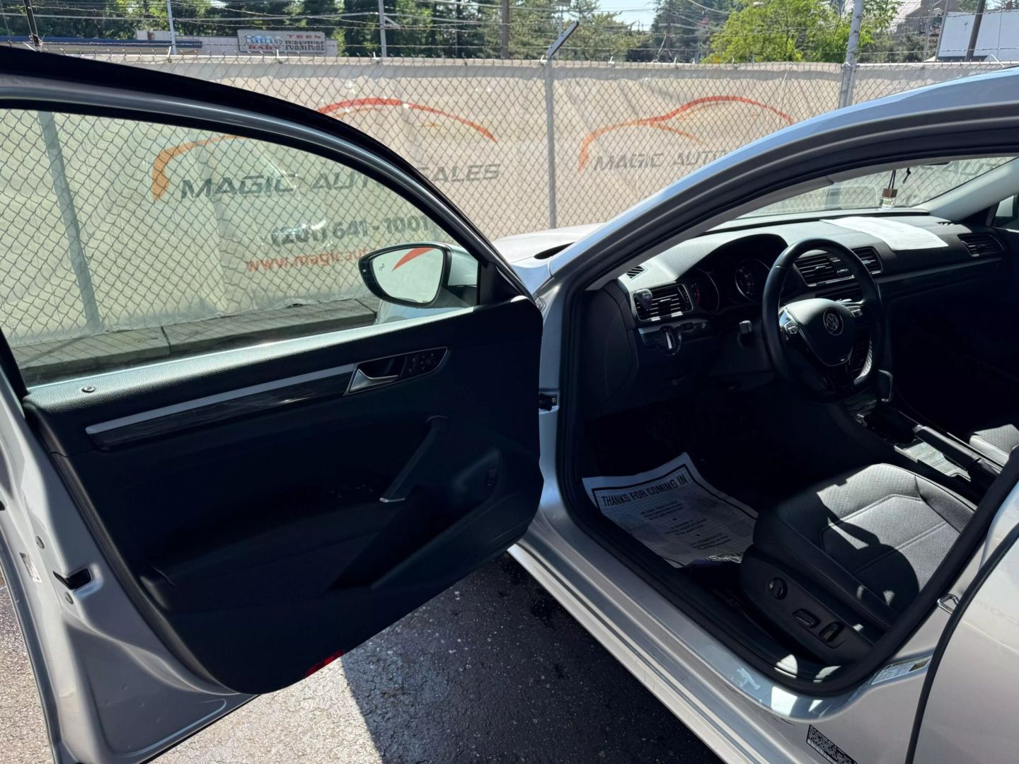 2018 Volkswagen Passat - Image 14